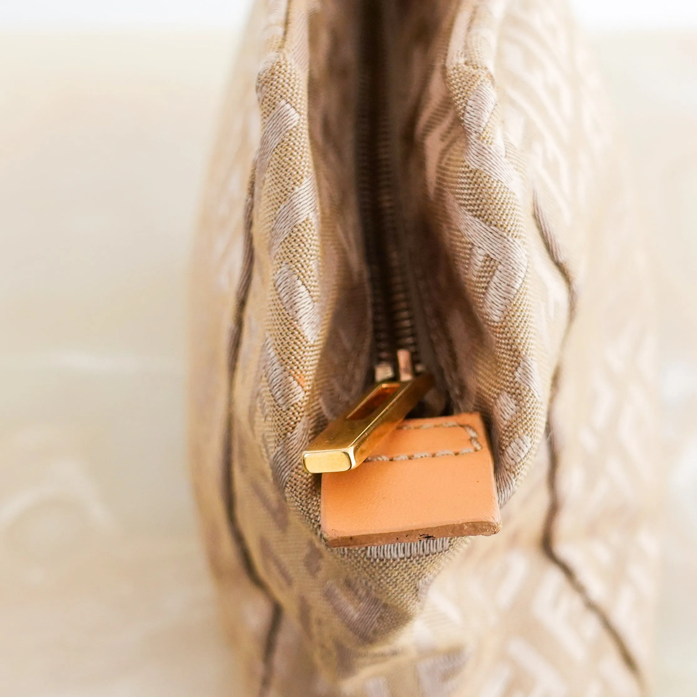 Beige tote bag
