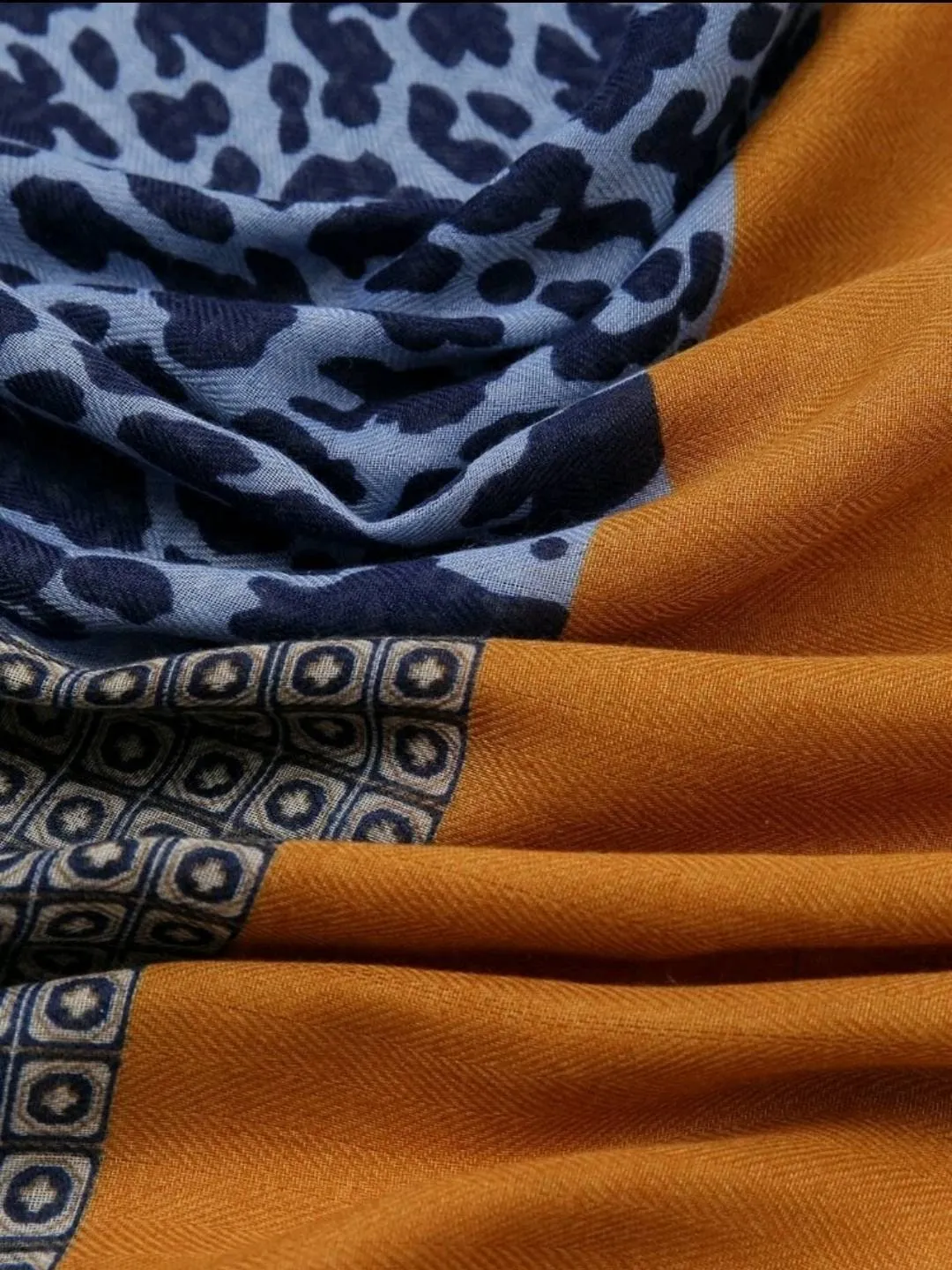 Clothing - Ladies - Scarf - stunning autumnal