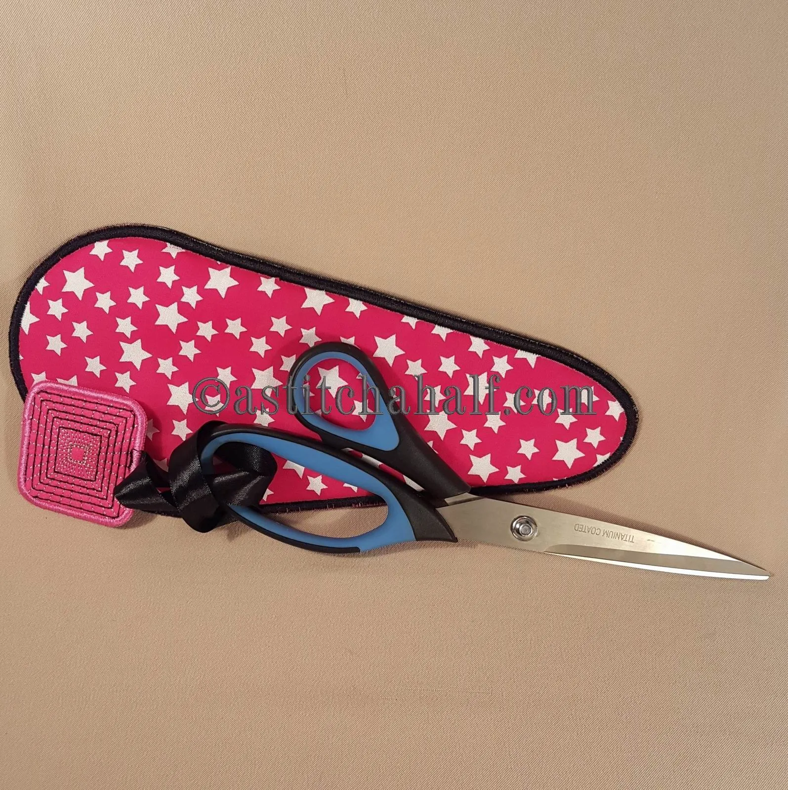 Gorgeous Geometric Scissor Cases with Fob