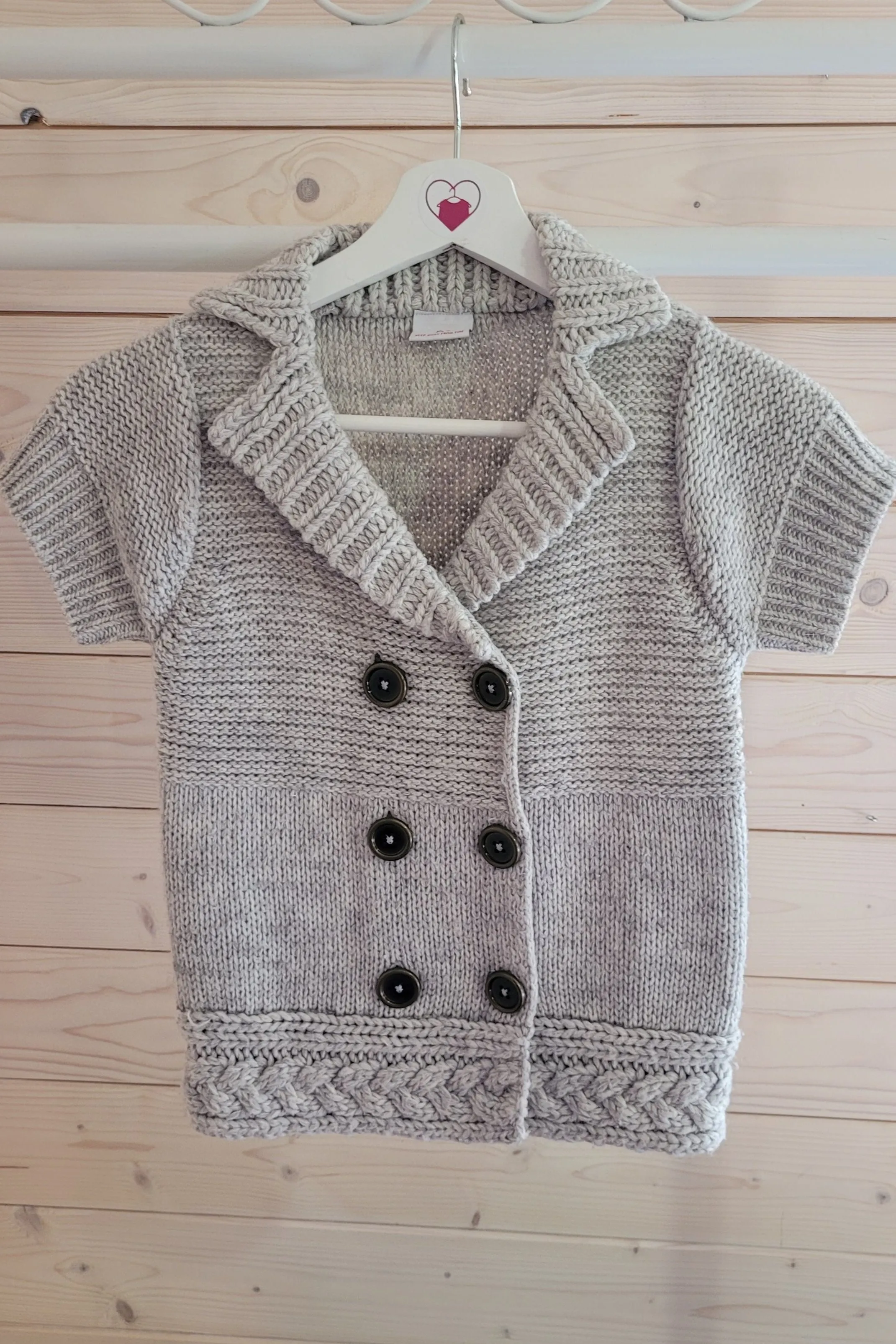 Gorgeous Oatmeal Knit 6-7 years