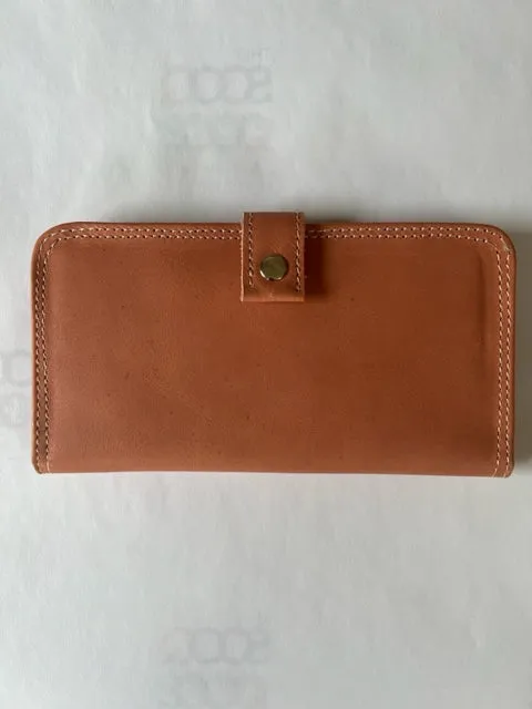 Leather travel wallet with clip