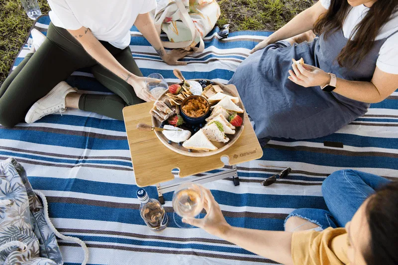 OZTRAIL Cape Series Picnic Table