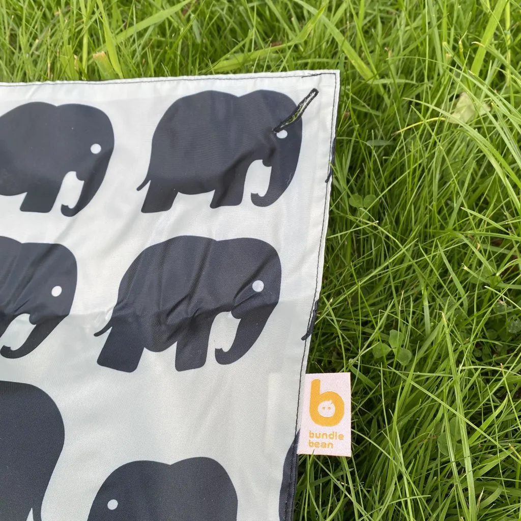 Picnic Blanket - NAVY FLAMINGO