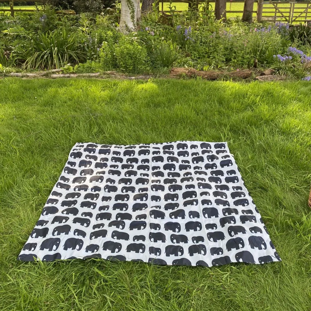Picnic Blanket - NAVY FLAMINGO