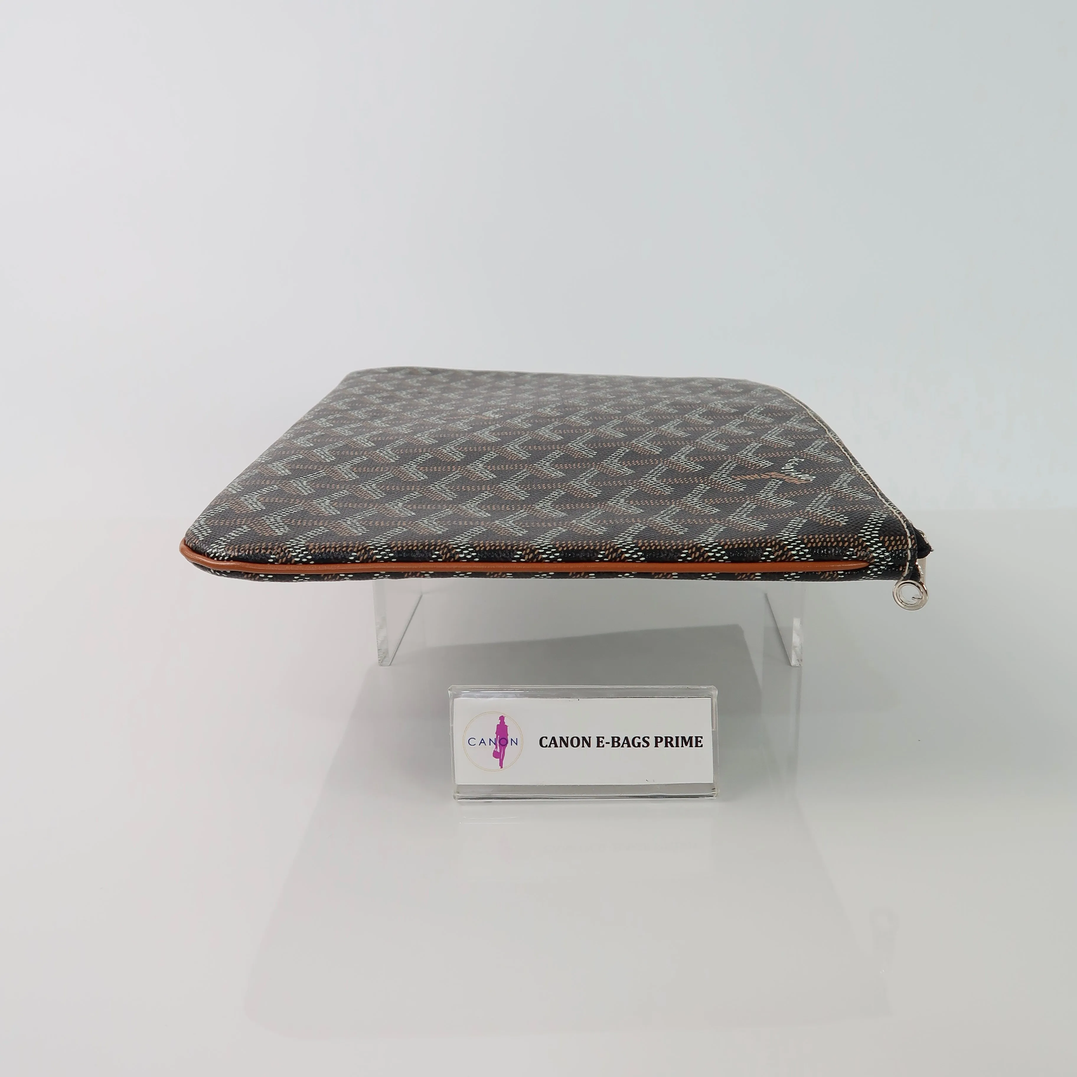 Senat Pouch
