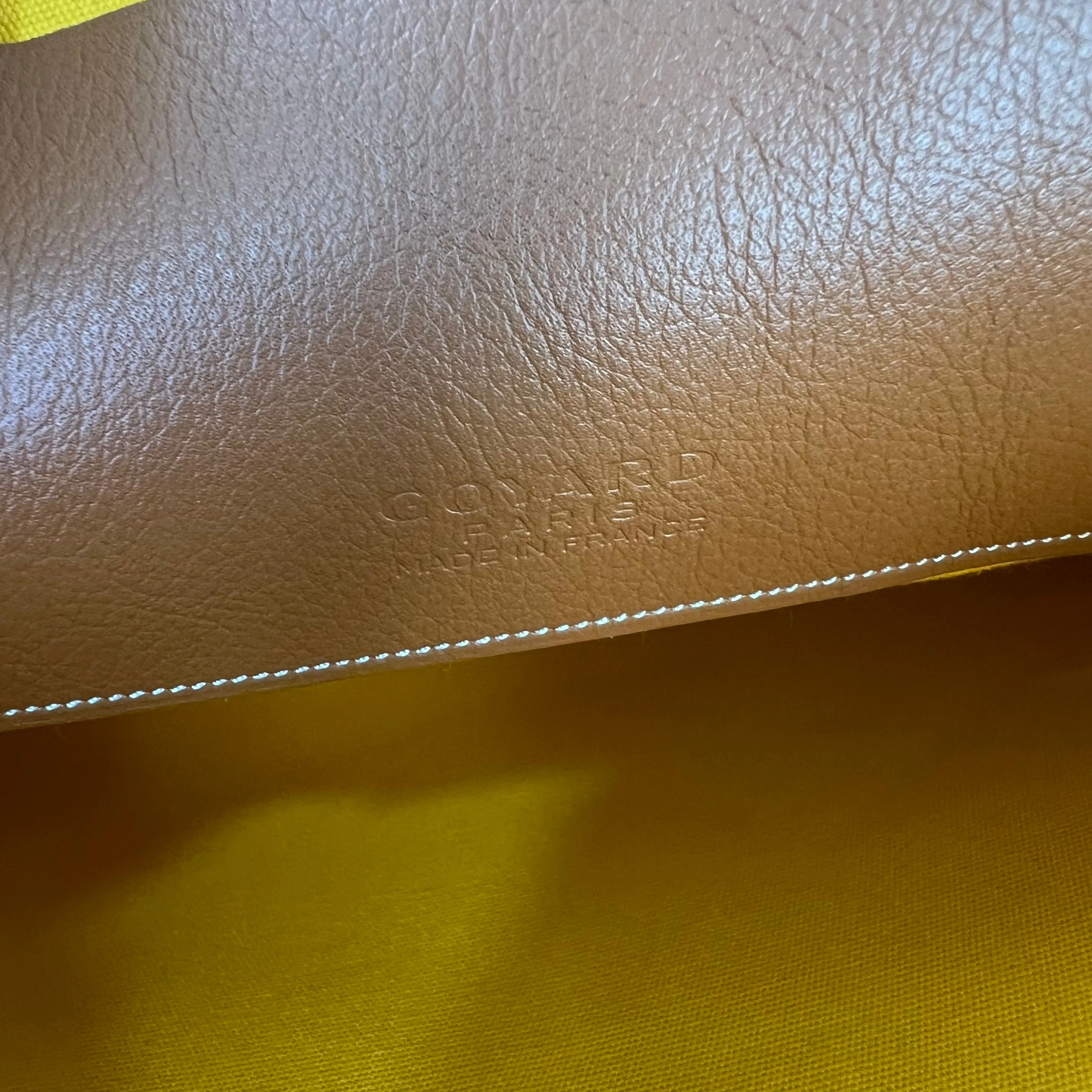 Senat Pouch