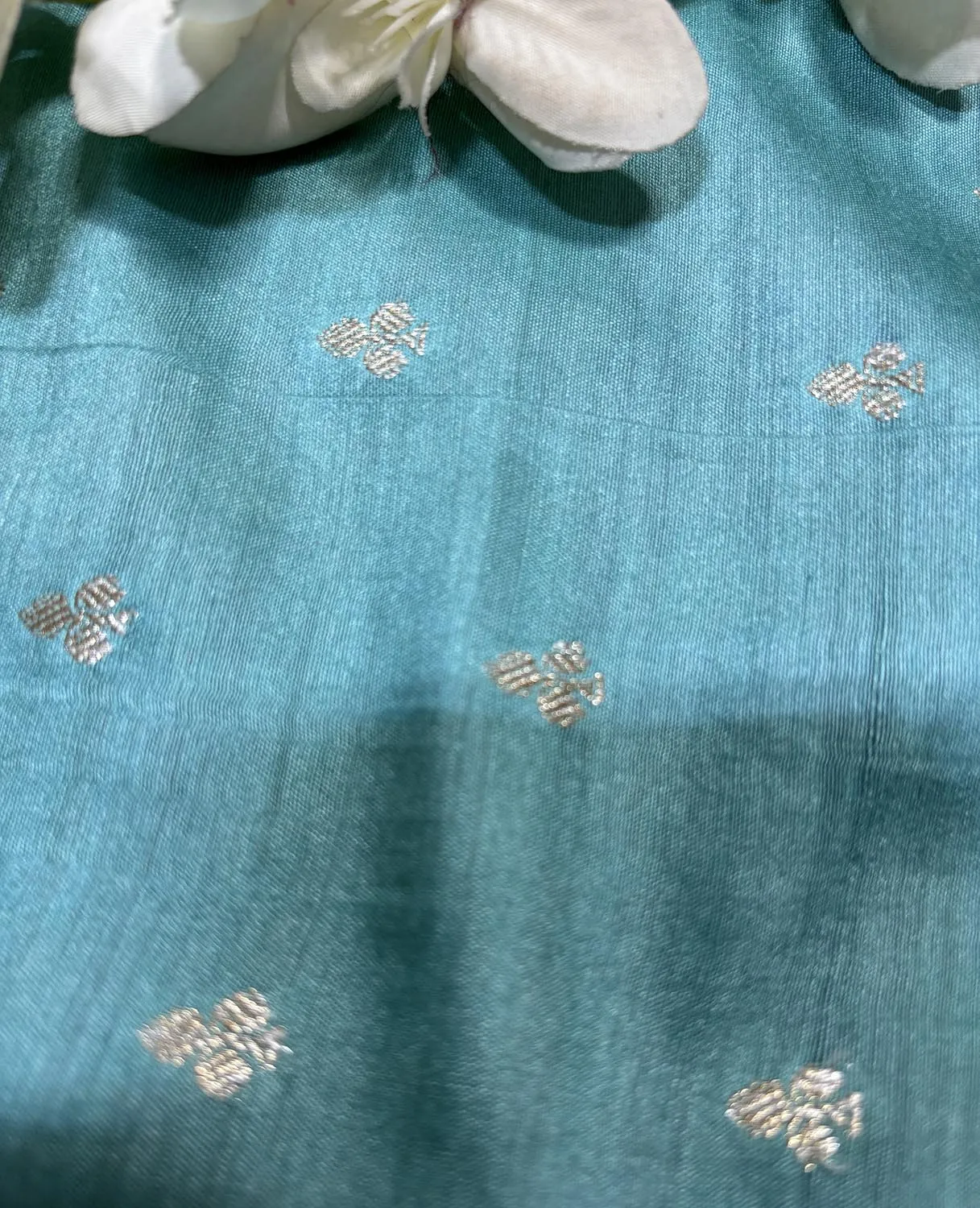 Stunning Blue Banarasi Handloom Moonga Silk Fabric ( 2.5 Mtr )
