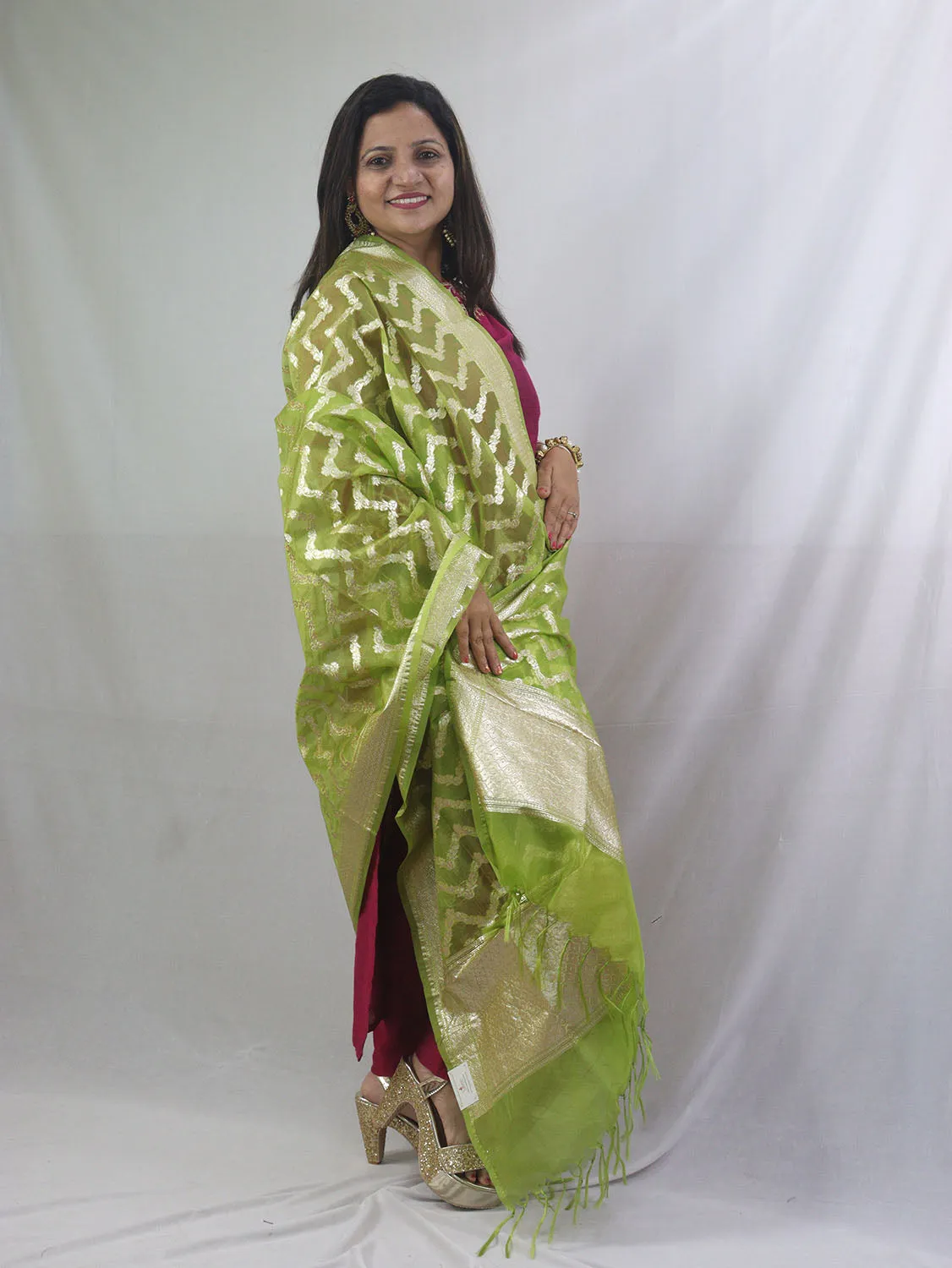 Stunning Green Banarasi Organza Dupatta - Perfect for Any Occasion!