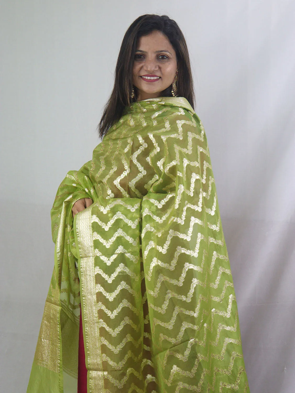Stunning Green Banarasi Organza Dupatta - Perfect for Any Occasion!