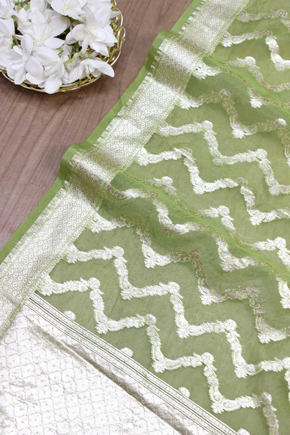 Stunning Green Banarasi Organza Dupatta - Perfect for Any Occasion!