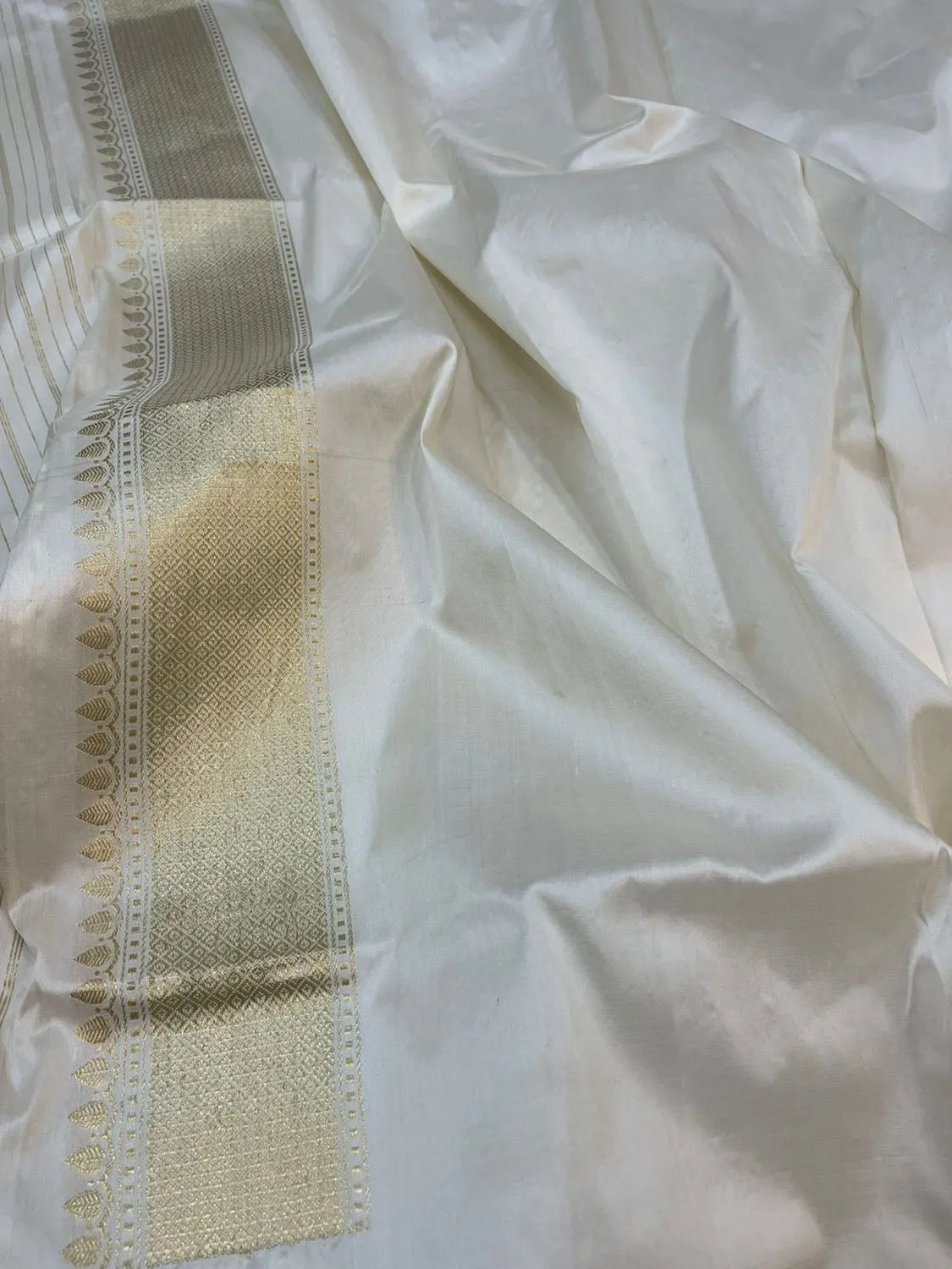 Stunning Multicolor Banarasi Rangkat Handloom Pure Katan Silk Saree