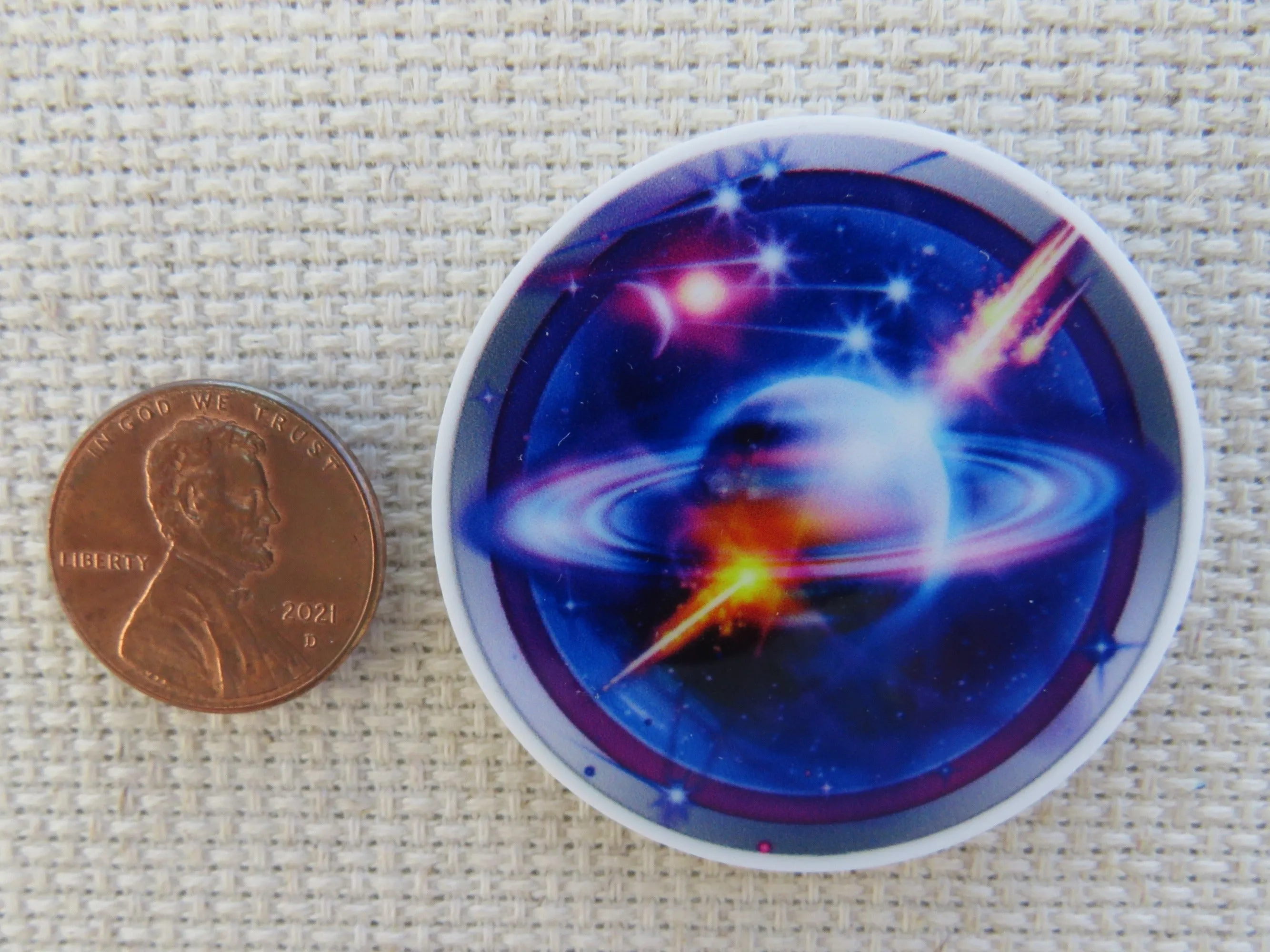 Stunning Saturn Needle Minder, Cover Minder, Magnet