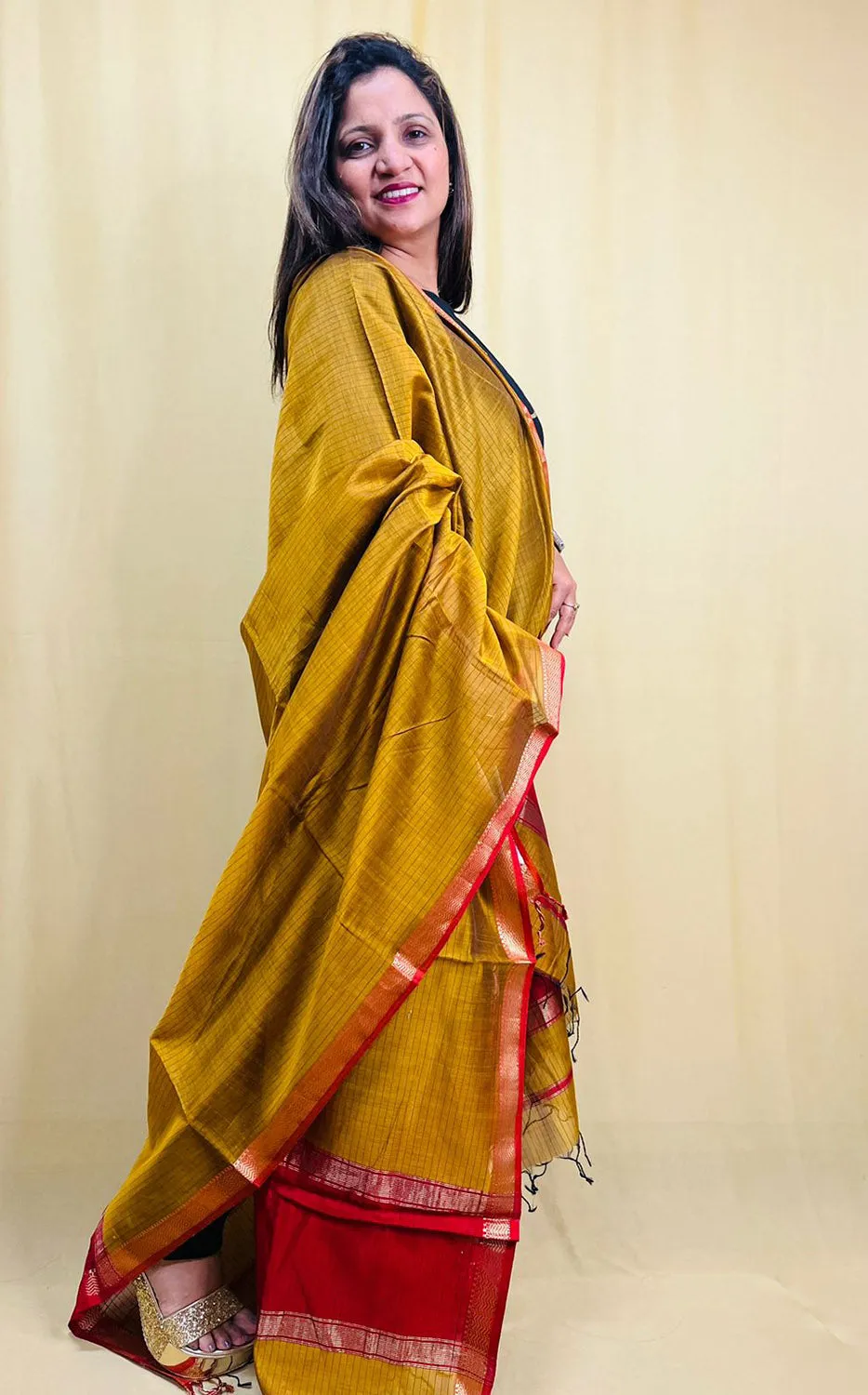 Stunning Yellow Maheshwari Silk Cotton Dupatta - Handloom Crafted